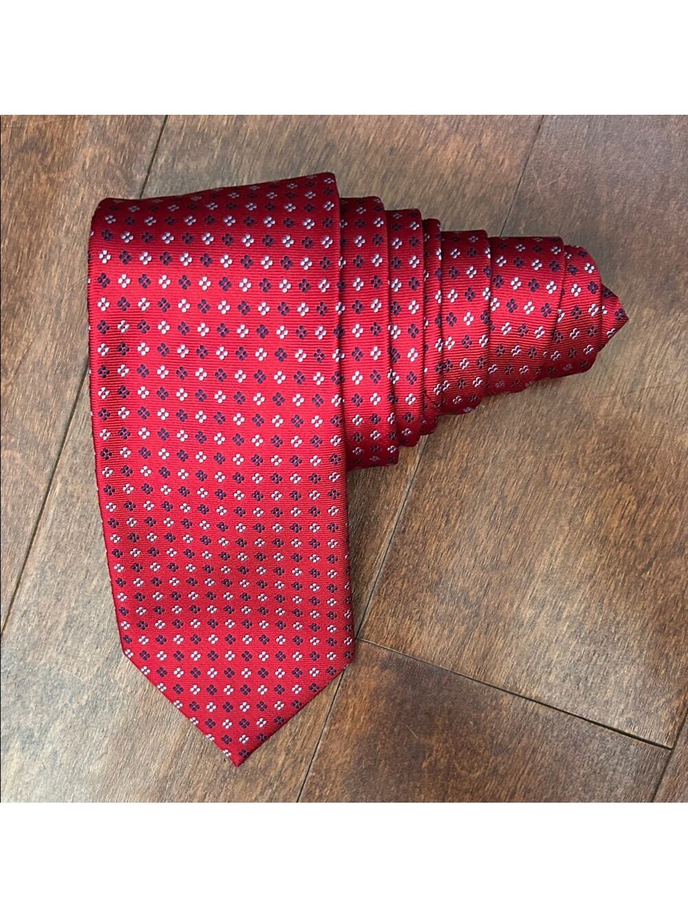 Tommy Hilfiger Men's Red Micro-Pattern 100% Silk Tie, Perfect for the Office